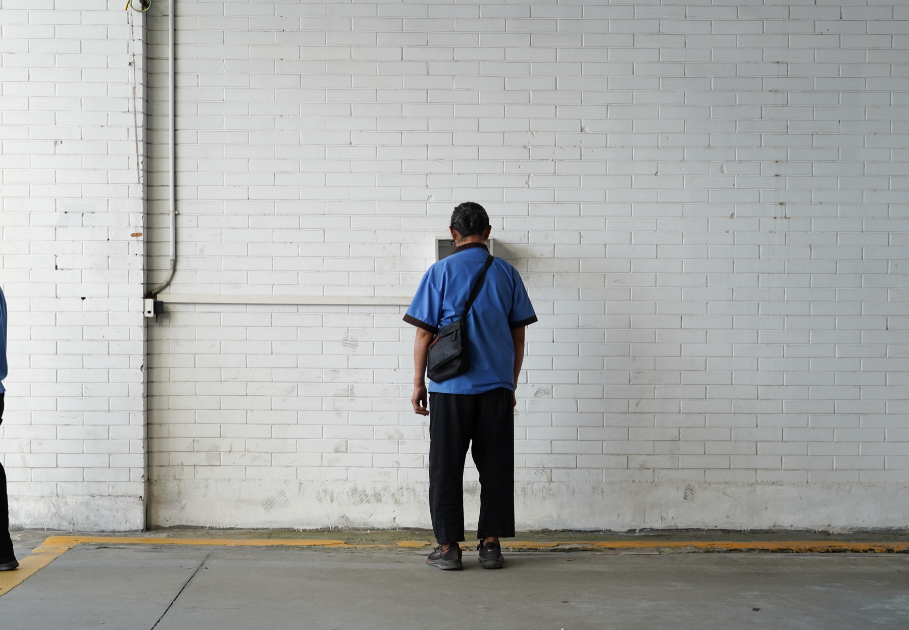 Clocking In — Yan Jiacheng (闫家成), view image 8