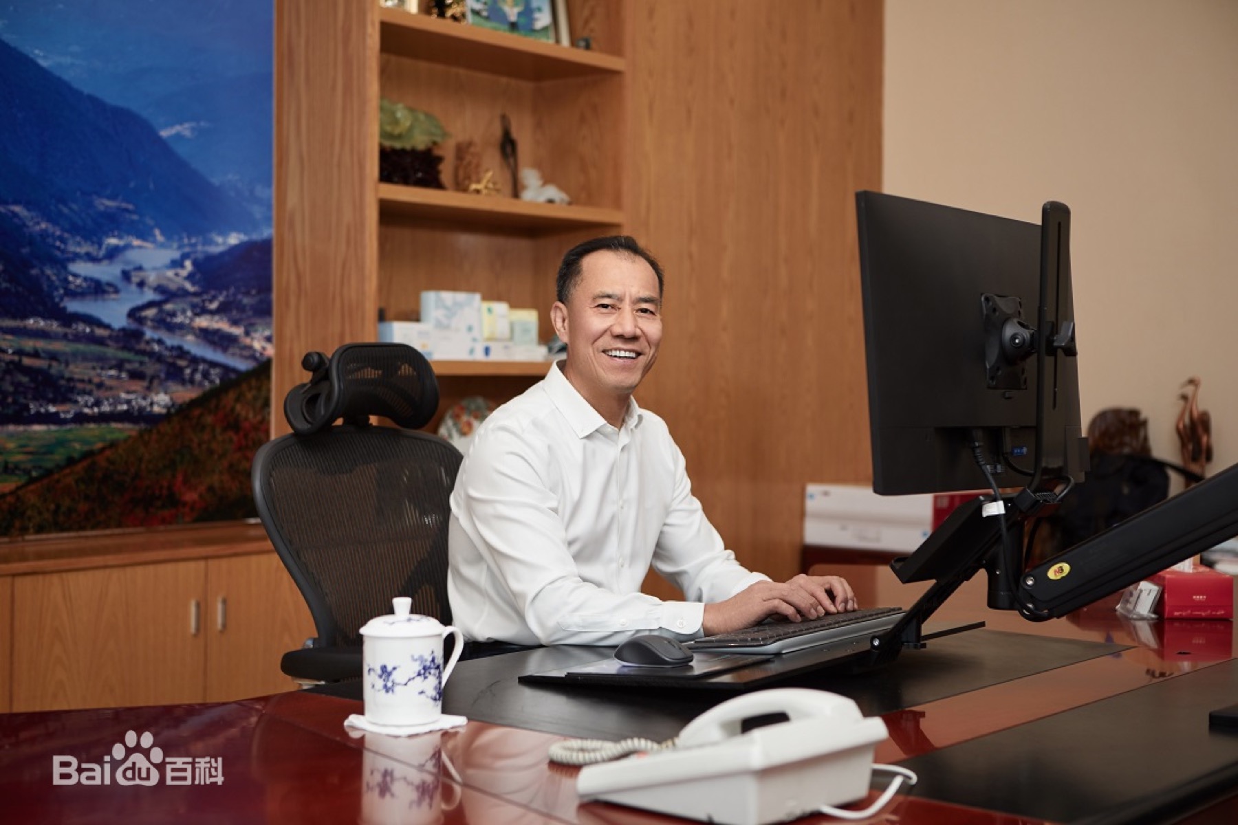 No One Can Sit in the Chair Forever — Yan Jiacheng (闫家成), view image 6